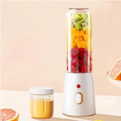 Portable multifunctional juicing cup